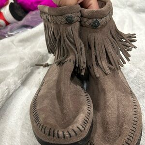 MINNETONKA boots with fringe